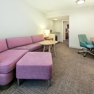 One-Bedroom King Suite